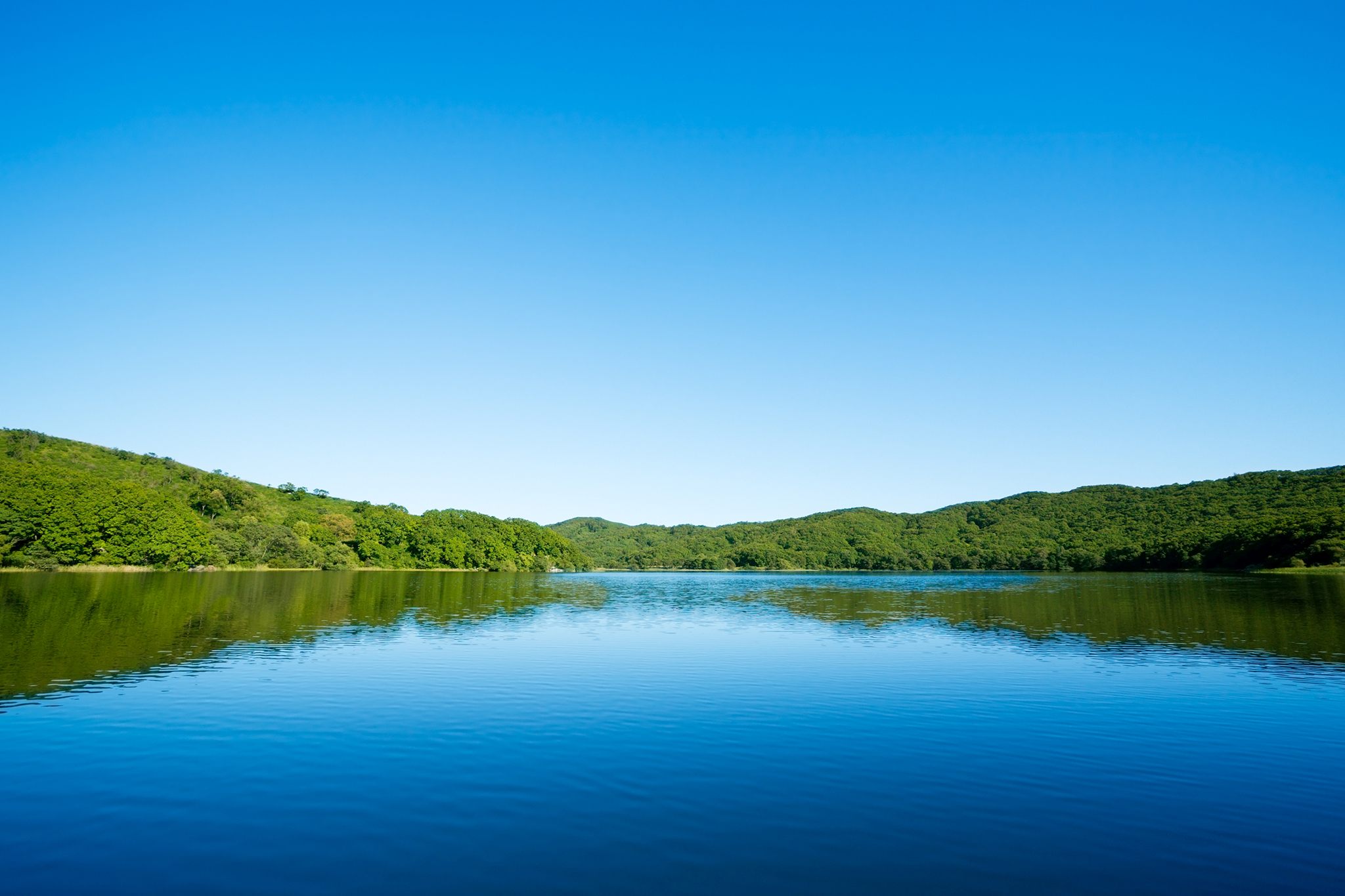 Beim Blick in einen ruhigen See können wir uns selbst erkennen.